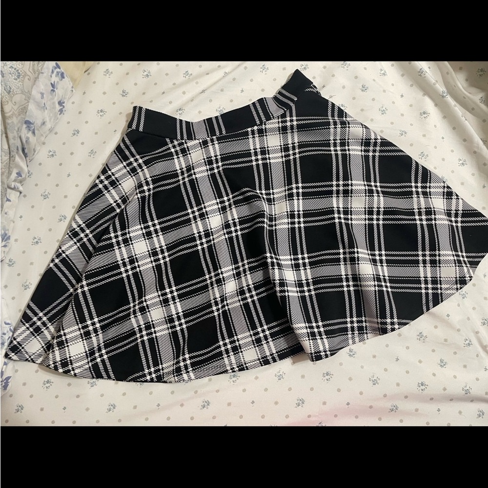 Classic Black and White Plaid Skirt